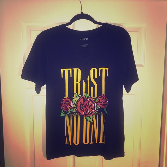 Trust No One Graphic T With Mesh V-Neck - Picture 7 of 8